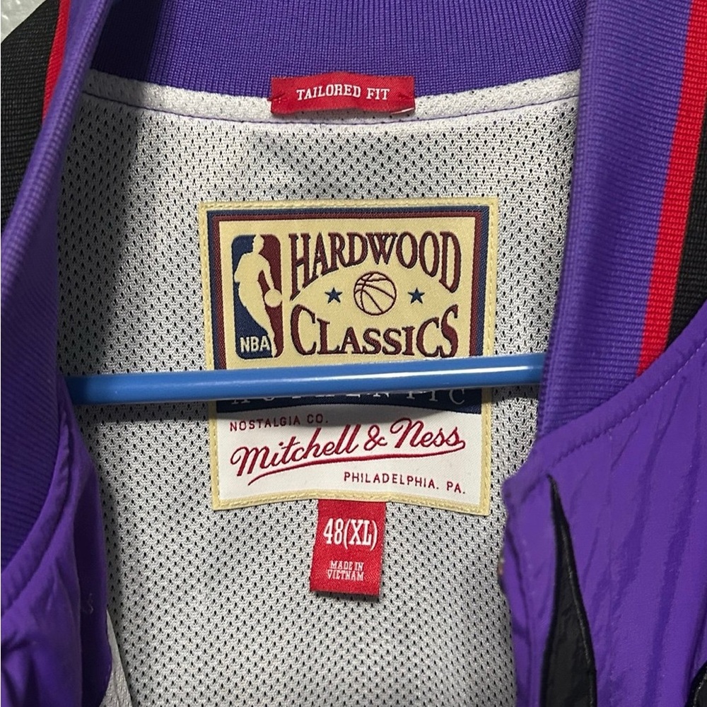 Mitchell & Ness Raptors windbreaker - Picture 3 of 3